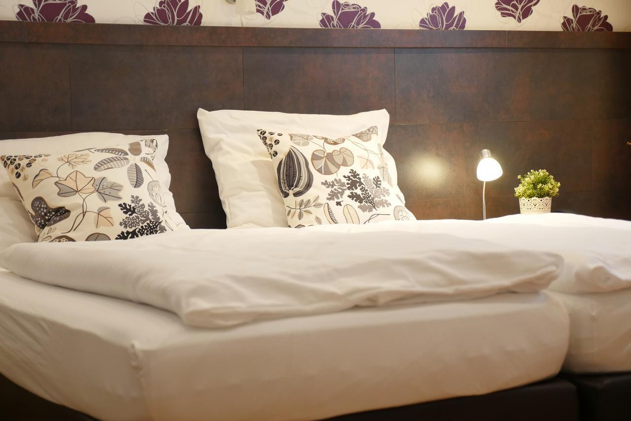 Hotel Refrather Hof Бергиш Гладбах Екстериор снимка