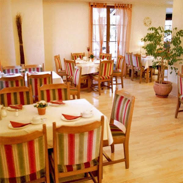 Hotel Refrather Hof Бергиш Гладбах Екстериор снимка